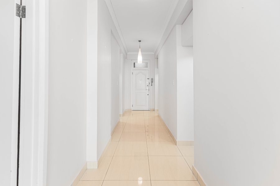 To Let 3 Bedroom Property for Rent in Sea Point Western Cape